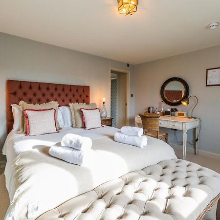 Eliot Arms Hotel Cirencester Exterior photo